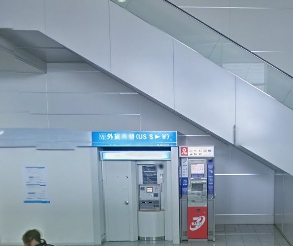福岡空港の国際線ターミナル1Fの福岡銀行の外貨両替機
